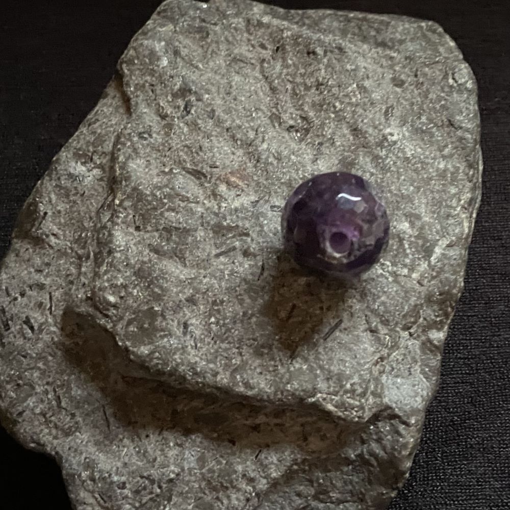 Amethyst Kugel gebohrt