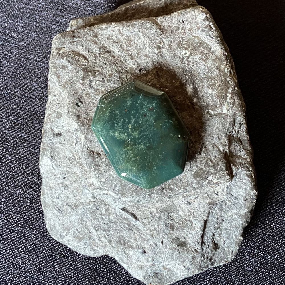 heliotrop-auflagestein Heliotrop Auflagestein, Flatstone, Taschenstein