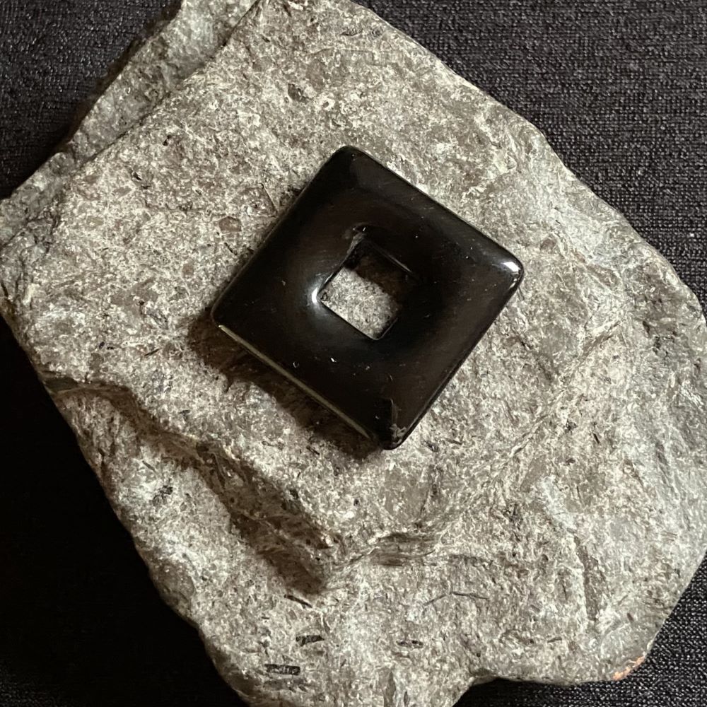 onyx-anhaenger-raute Onyx Anhänger Raute