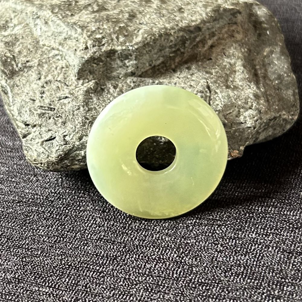 Serpentin Donut Anhänger Donut Anhänger aus grünem Serpentin